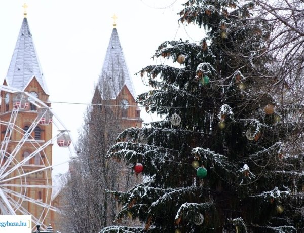 Hóesésre ébredt Nyíregyháza – Fotókon a hófedte belváros