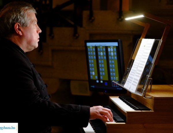 Új karorgona a római katolikus templomban – Vasárnap este szólalt meg először az új hangszer