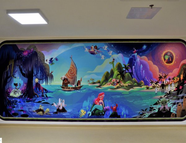 Disney-figurák a gyermekosztály falán –  Ajándék a The Walt Disney Companytól