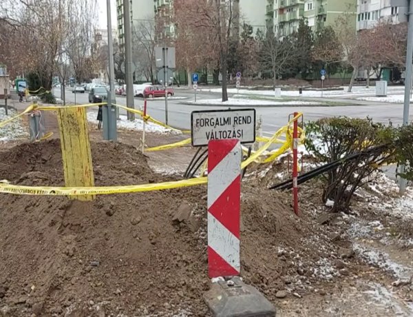 Forgalmirend-változás a Kossuth utcán