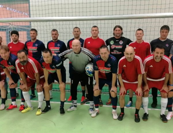 Pályán az öregfiúk 