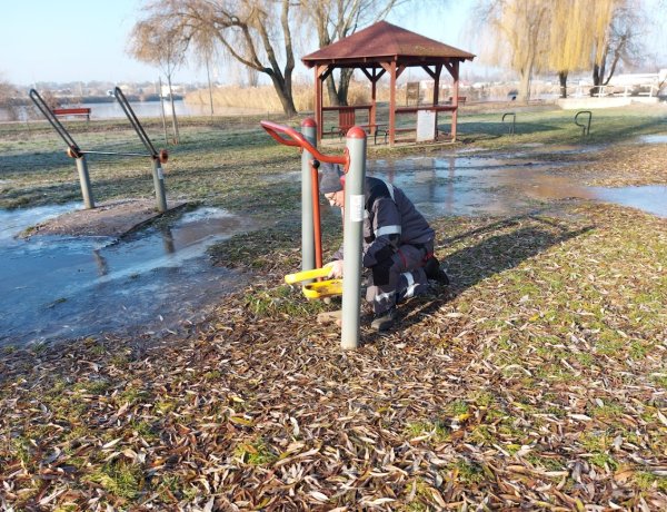 Karbantartási munkálatok a Bujtosi Városligetben