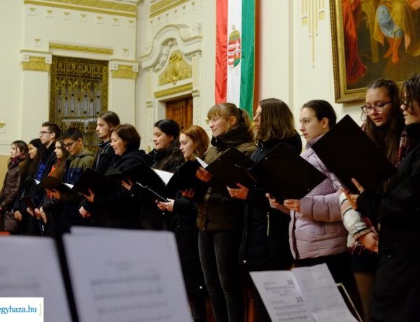 Vakok és gyengénlátók karácsonyi műsora – Eredményes évet zár a megyei egyesület