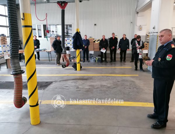 Átvették a pályázaton nyert eszközöket a tűzoltóságok, mentőszervezetek