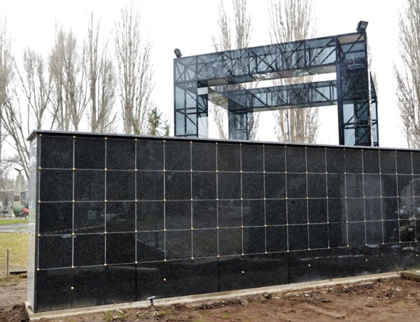 Új urnafalat alakítottak ki az Északi temetőben 