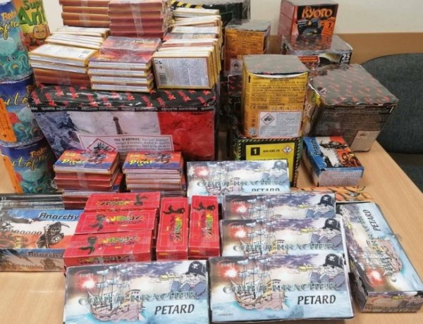 A pirotechnikai eszközök nem játékok!