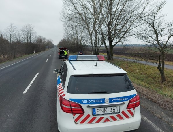 Vadgázolás a  4-es számú főút külterületén