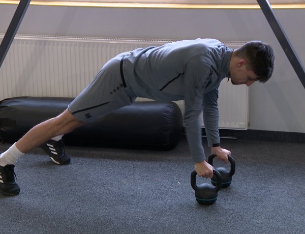 A héten már edzőmeccseket is játszik a Szpari