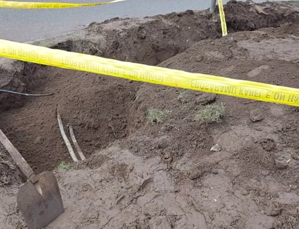 Erősáramú kábel helyreállítását végzik a Sarkantyú utcán