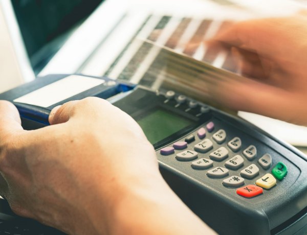 Jelentősen megnőtt a SZÉP-kártya forgalom tavaly