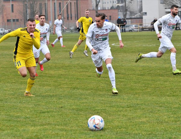 Döntetlen a szlovák második helyezett ellen