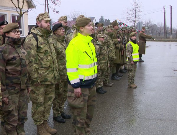 Doni emlékmenet – Közel 200 kilométert sétálnak a fiatalok a hősökre emlékezve