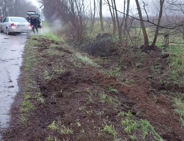 Szombaton délelőtt Nyírbogdány mellett egy autós lesodródott az útról