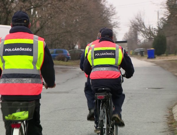 Új kerékpárok a polgárőröknek – Elektromos bicikliket használnak a sóstói önkéntesek