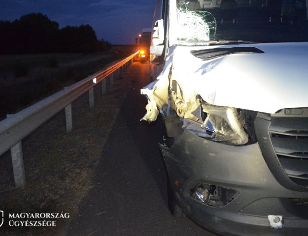 Vádemelés az autómentő elütése miatt
