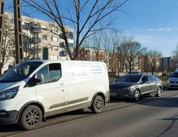 Jelentős anyagi kárral járó baleset történt a Huszár soron