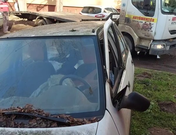 Roncsautót szállítottak el a Ferenc körútról