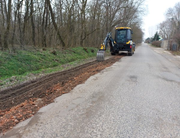 Padkarendezési munkálatokat végeznek a Tölgyes utcán