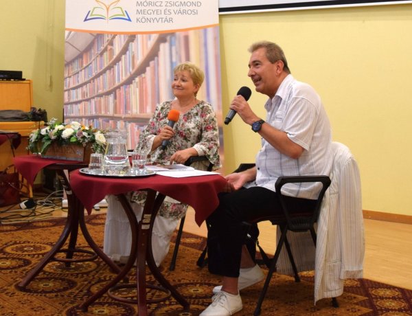 Mesékkel a világ körül