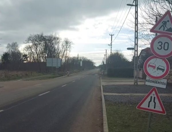 A Szélsőbokori útnál további forgalom- és sebességkorlátozás van életben