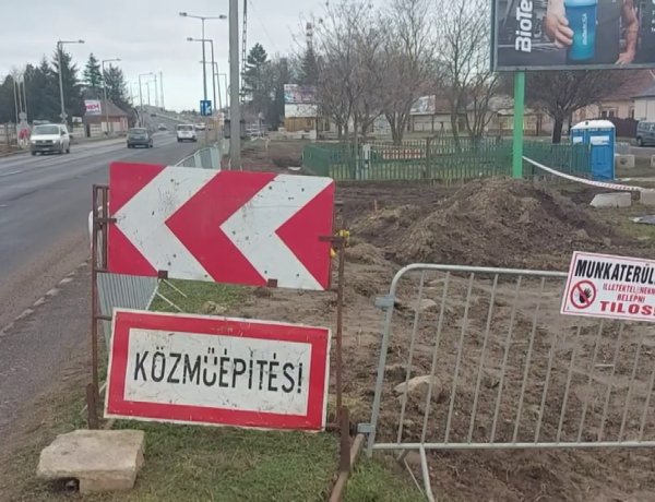A Tiszavasvári út bevezető szakaszán megkezdődtek a közműépítési munkálatok