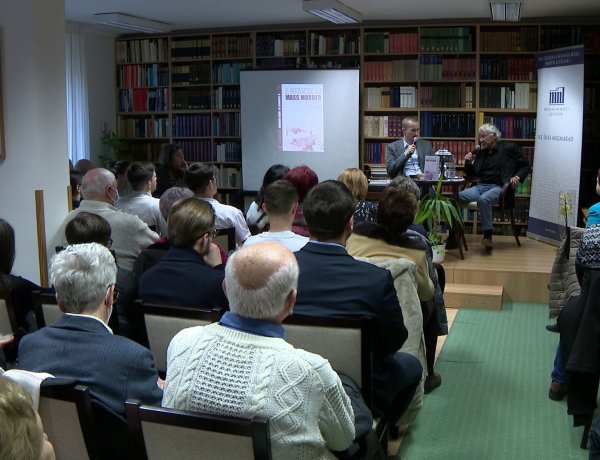 Könyv a holokausztról – A Megyei Levéltárban mutatták be a Tömeggyilkosságok nyara című kötetet