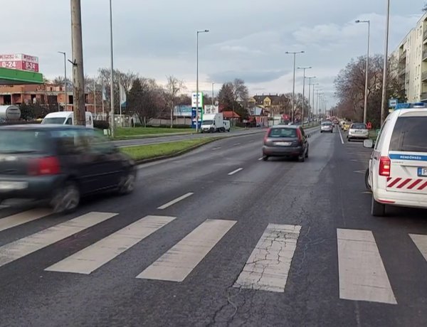 A Kert utcánál egy gyalogos gyermeket sodort el egy autós