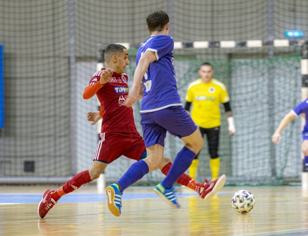 Mesterhármas és fantasztikus gólok a futsal meccsen