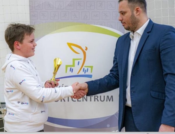 Fiatal kosaras lett a hónap sportolója