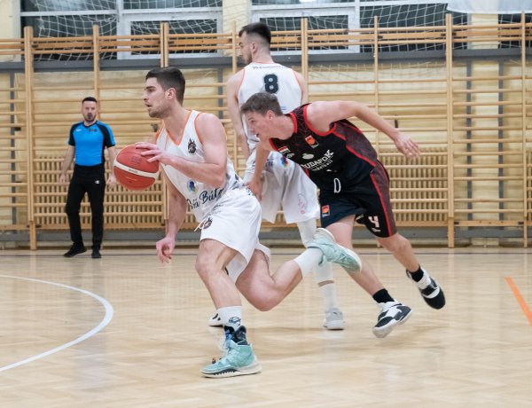 Nem sikerült meglepni a listavezetőt