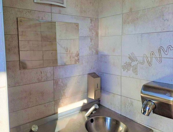 NYÍRVV: befejeződött a Bujtosi Városligetben található nyilvános mosdóban okozott károk helyreállítása