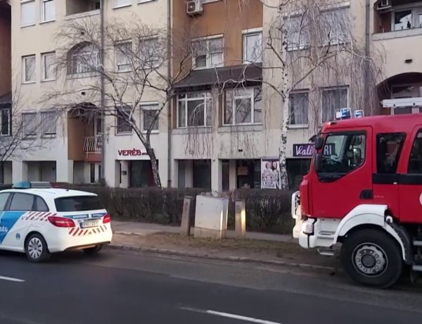 Szerda reggel a Vasgyár utca egyik társasházába riasztották a tűzoltókat