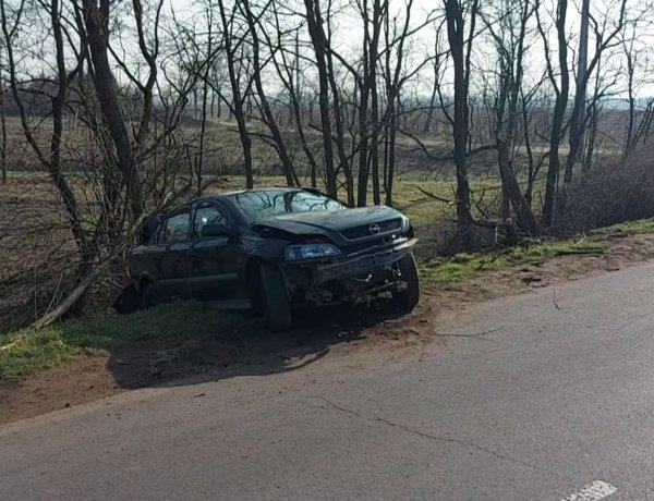 Császárszállás közelében csúszott meg egy autó fékezéskor