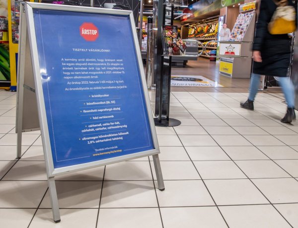 Orbán Viktor: Marad az élelmiszerárstop és a kamatstop