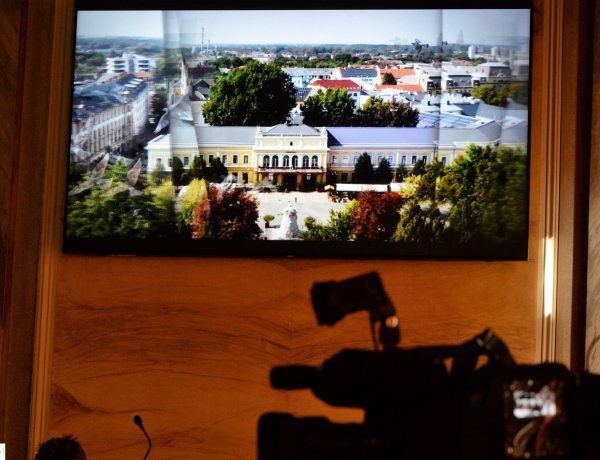 Közgyűlés után: tudósítások, összefoglaló kisfilm, frakcióvezetői interjúk