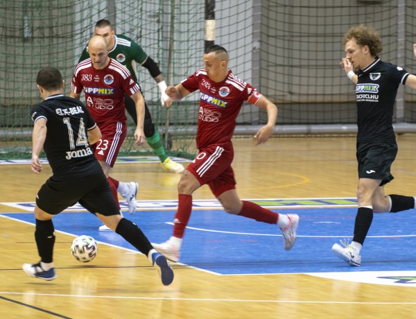 Döntetlennel kezdett a futsal csapat az alsóházi rájátszásban