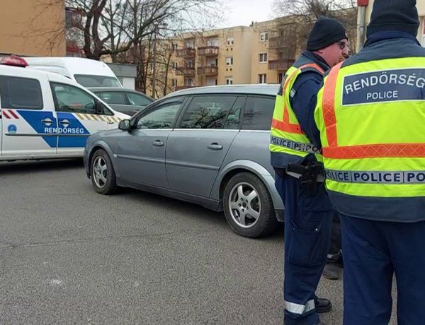 Koccanásos baleset történt kedden a Szent István utcában
