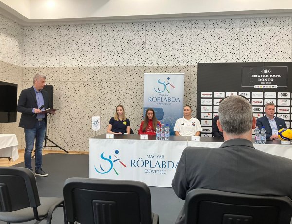 Éremért utaznak a röplabdások a kupadöntőre