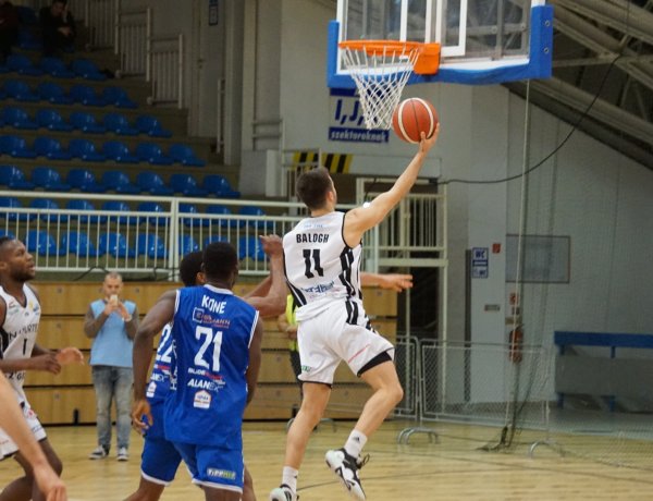 Kár az utolsó negyedért - kikaptak a kosarasok