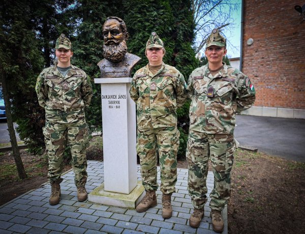 Nők a haza szolgálatában