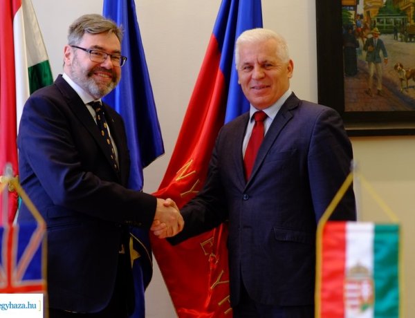 Nyíregyházán járt a brit nagykövet – Oktatási és gazdasági együttműködésekről is egyeztetett