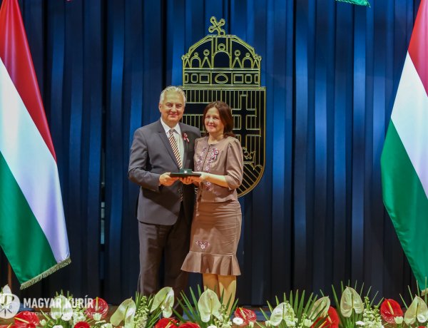 Magyar Ezüst Érdemkereszt – Rangos állami kitüntetésben részesült Csernyus Enikő, a nyíregyházi Szent Imre iskola tanára