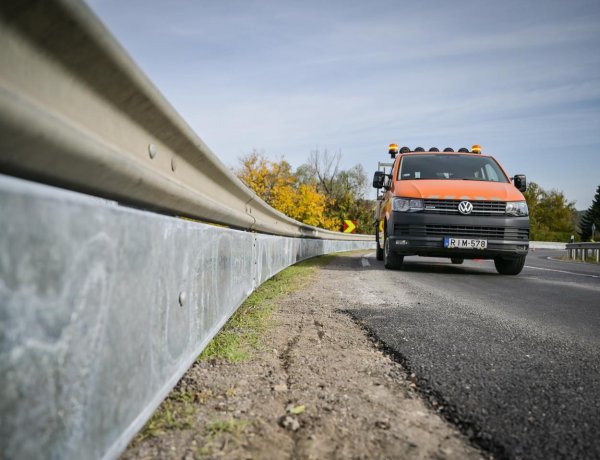 Véget ért a téli üzem a Magyar Közútnál, indulnak a lokális burkolatjavítások