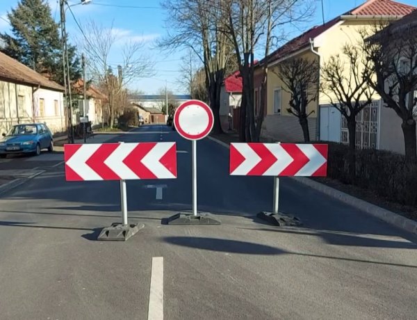 A Derkovits utca vége a Tiszavasvári útnál a következő két hétben le lesz zárva
