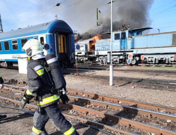 Kigyulladt egy villanymozdony Nyíregyházán