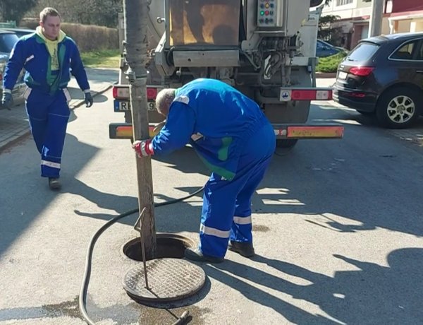 Csatornatisztítási munkálatokat végeznek a Jósavárosban