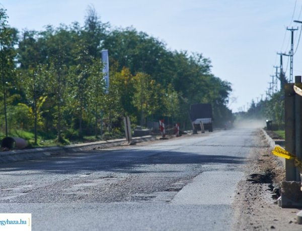 Folytatódnak a kivitelezési munkálatok a Szélsőbokori úton