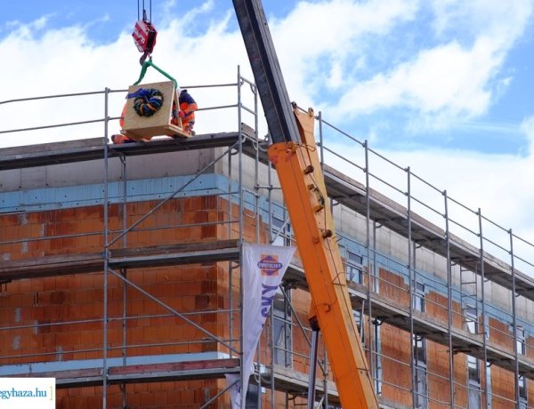 Bokrétaavató – Őszre kész a nővérszálló