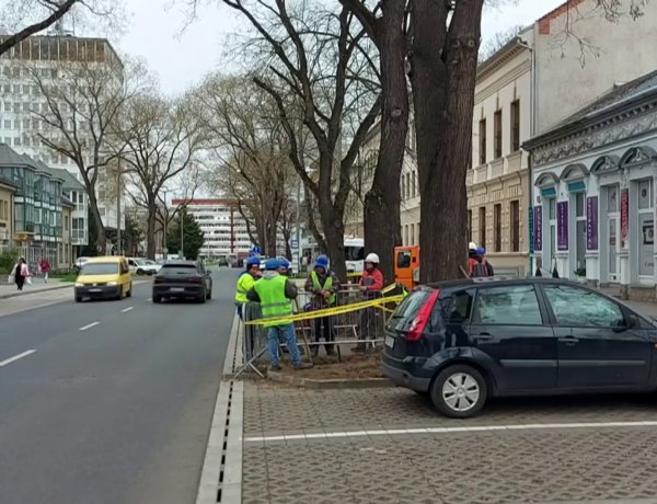 A város közvilágításának karbantartását végzik a Titász szakemberei Nyíregyháza több pontján