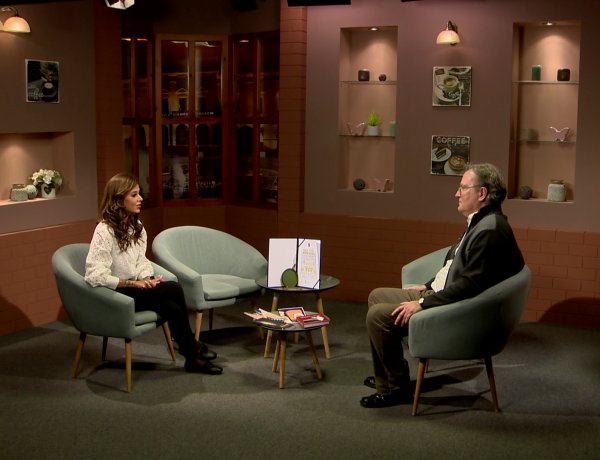 Rangos elismeréssel méltatták Petrusák Jánost – Az író a Sziesztában mesélt munkásságáról